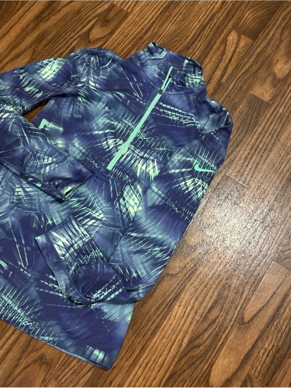 Nike Dri Fit * Woman’s Mint Green and Blue Training Top * Small.